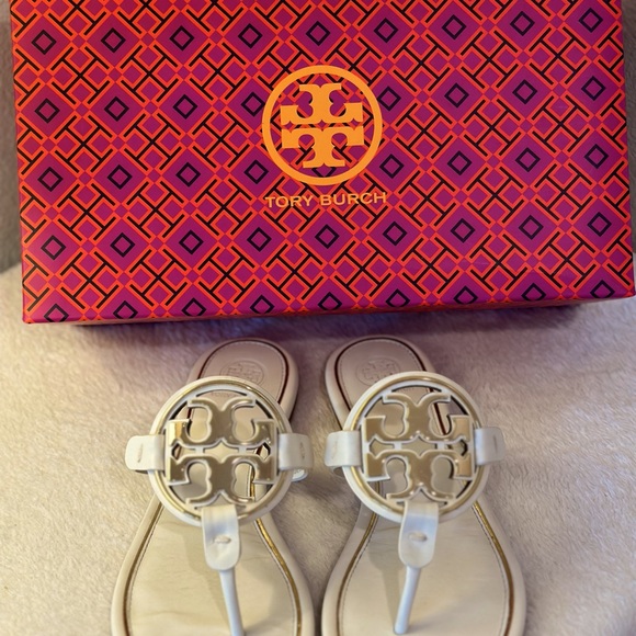 Tory Burch Metal Miller Calf Leather in Bleach/Gold Size